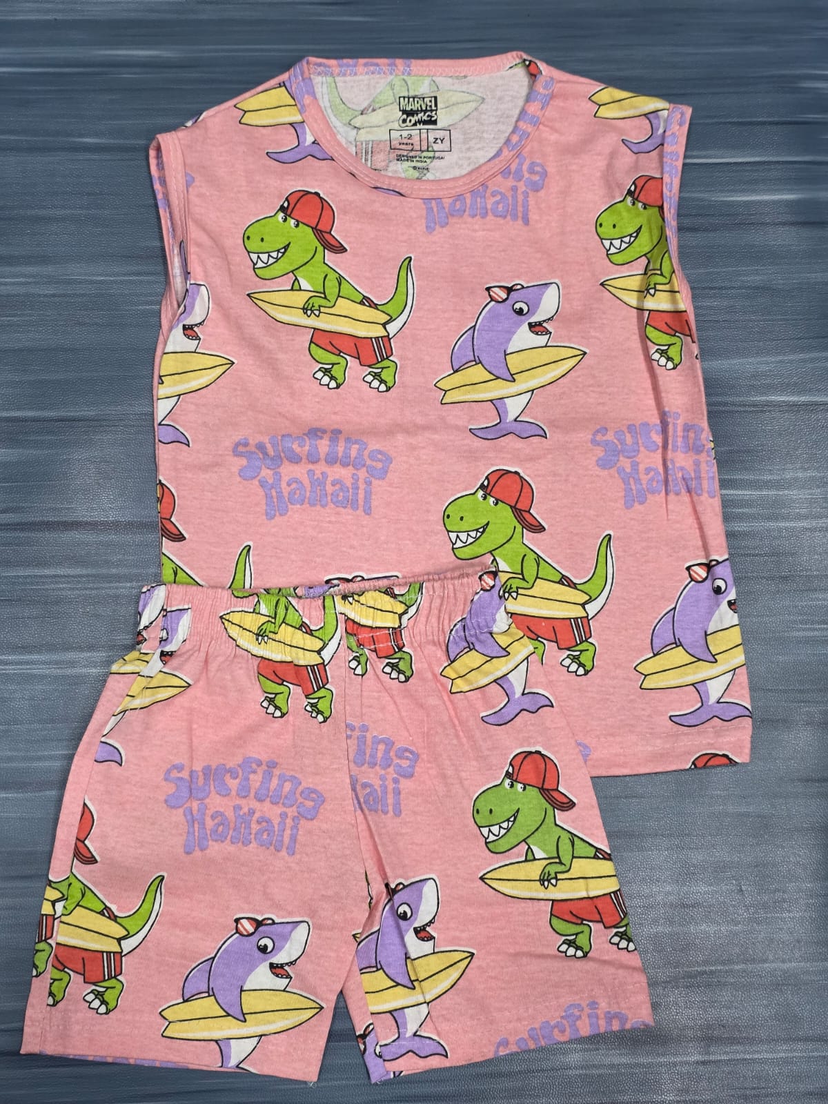 SLEEVELESS CO-ODDS
