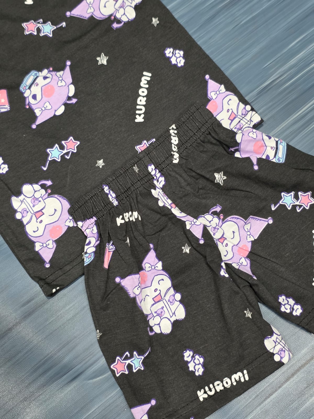 SLEEVELESS CO-ODDS
