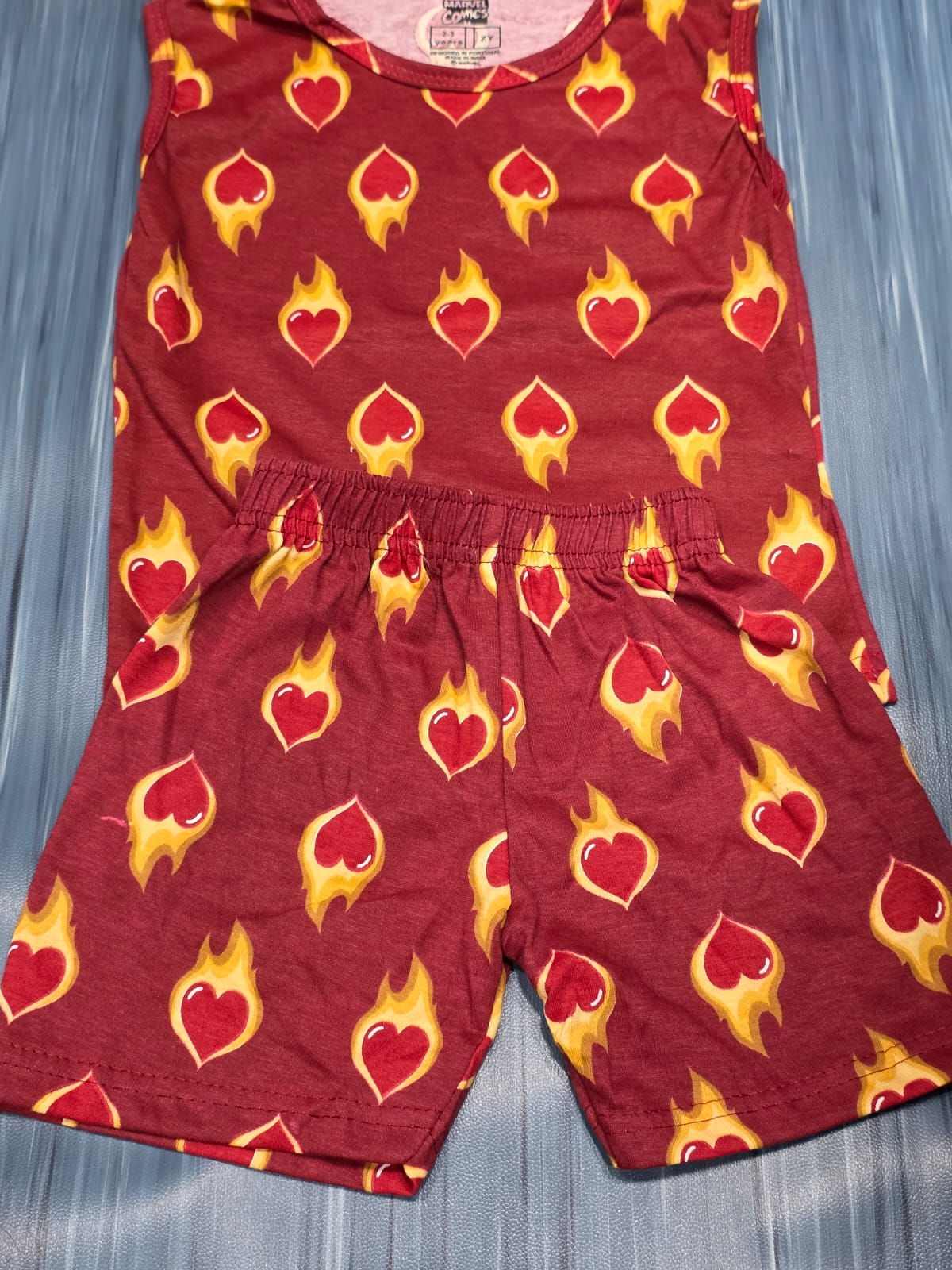 SLEEVELESS CO-ODDS