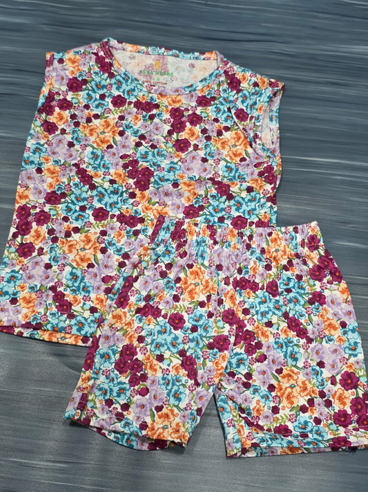 SLEEVELESS CO-ODDS