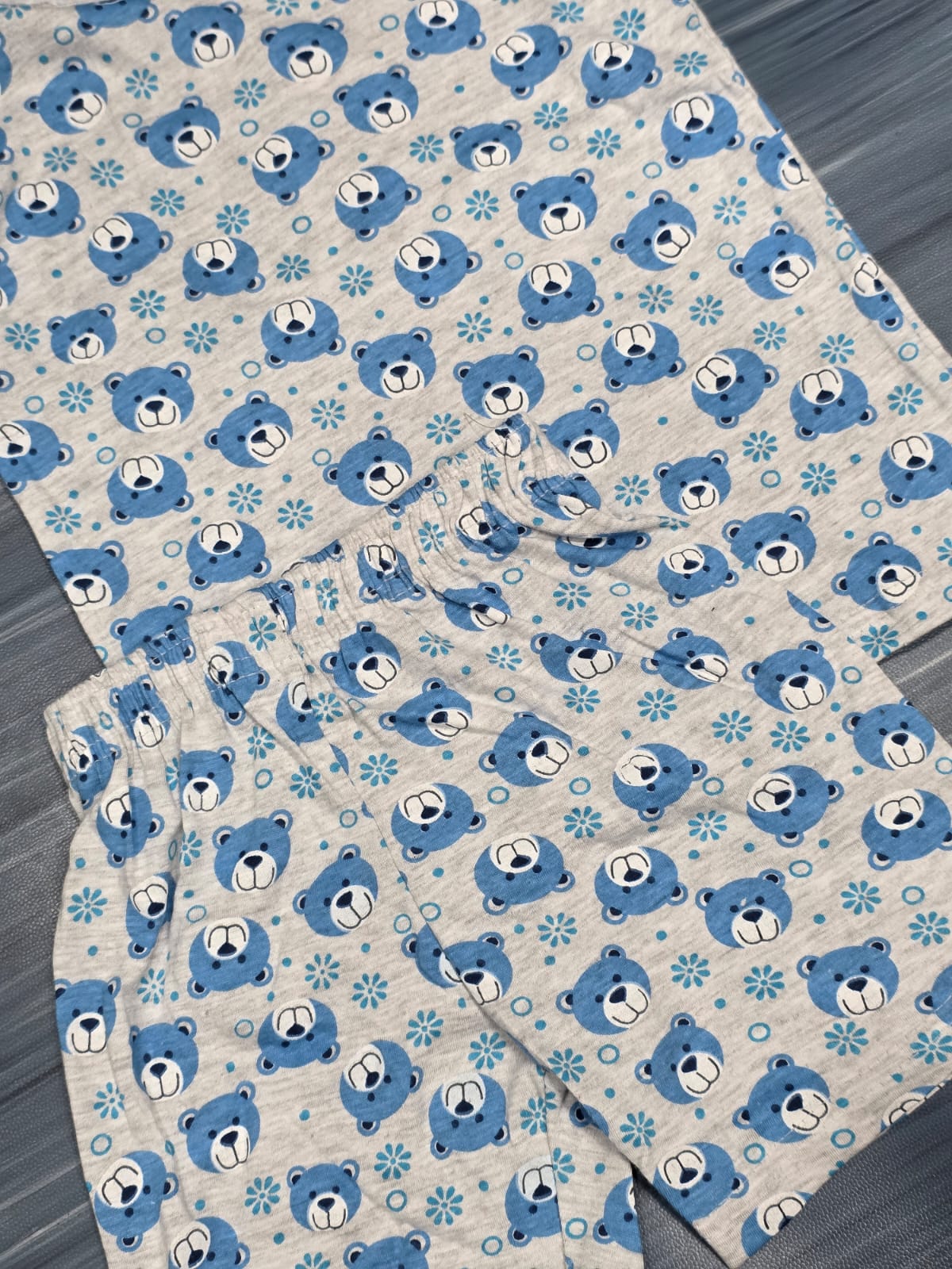 SLEEVELESS CO-ODDS