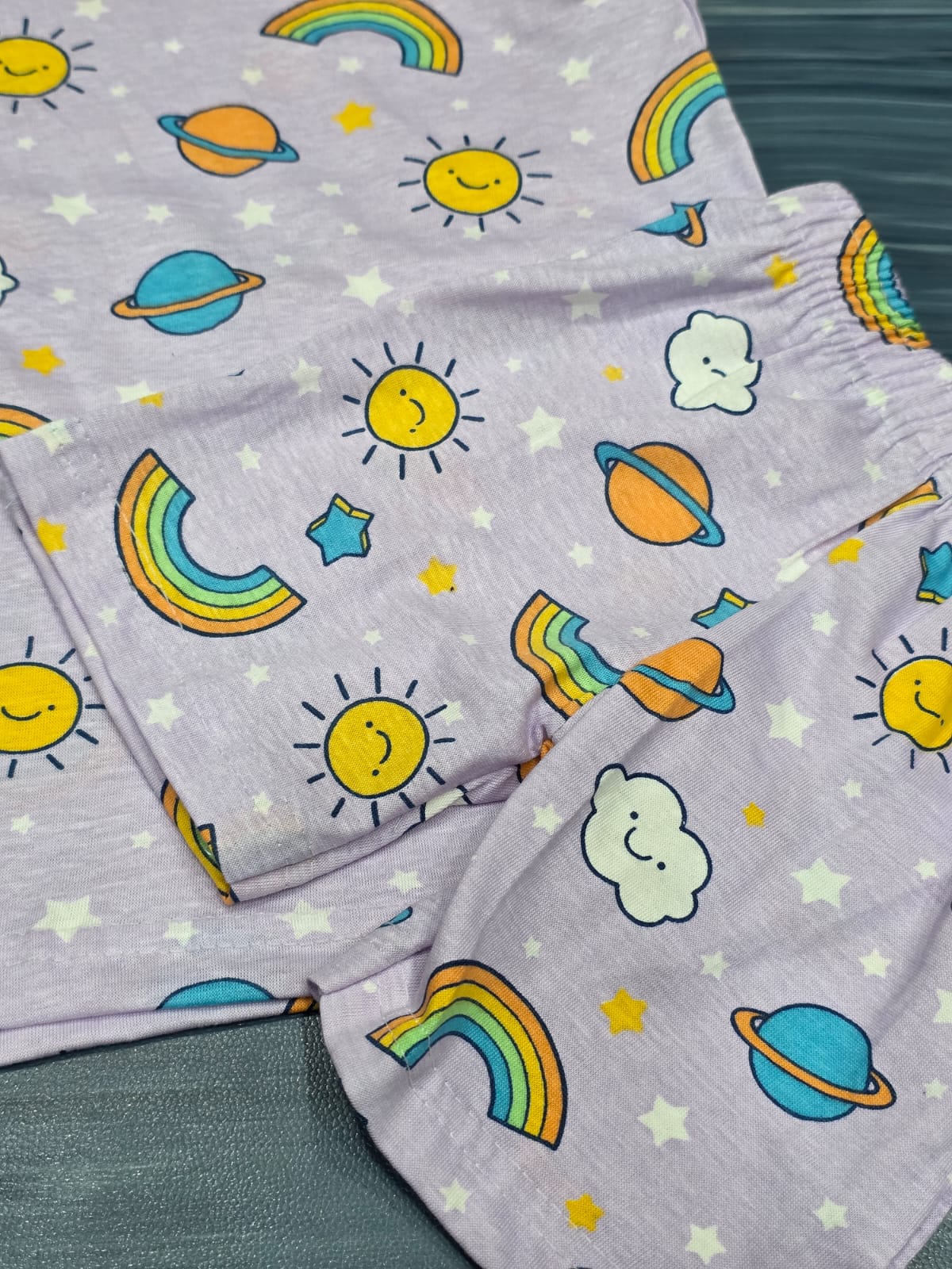 SLEEVELESS CO-ODDS
